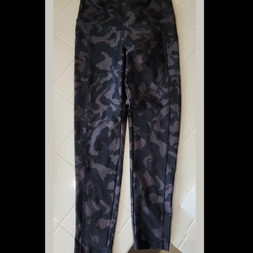 Bally Total Fitness High Waisted Black / Plum Camo Leggings with Pockets Size M - Picture 1 of 7